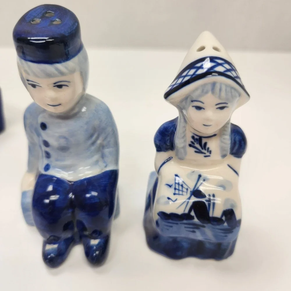 Vtg Delft Blue Dutch Handpainted Girl & Boy in 6